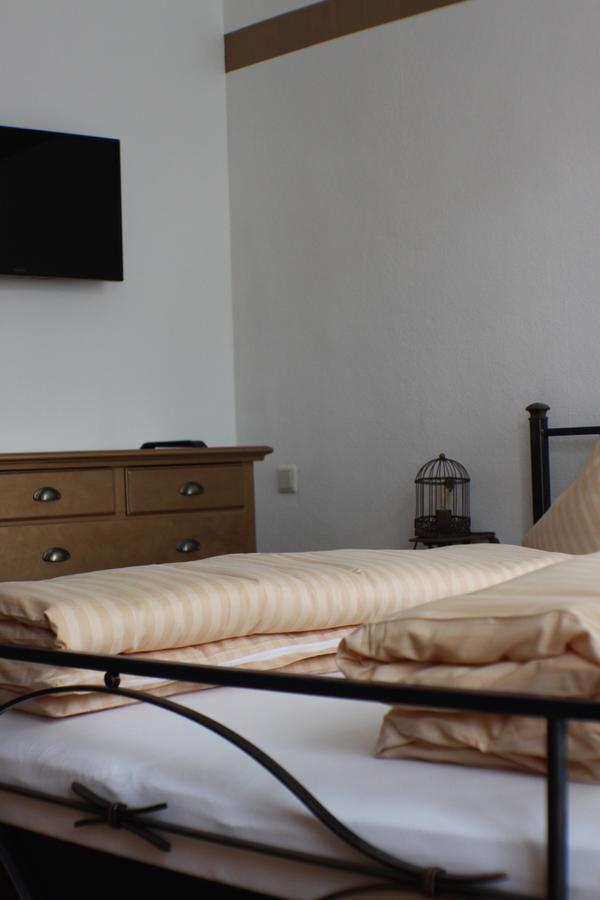Vivo-Vino Bed and Breakfast Weisenheim am Sand Exteriör bild