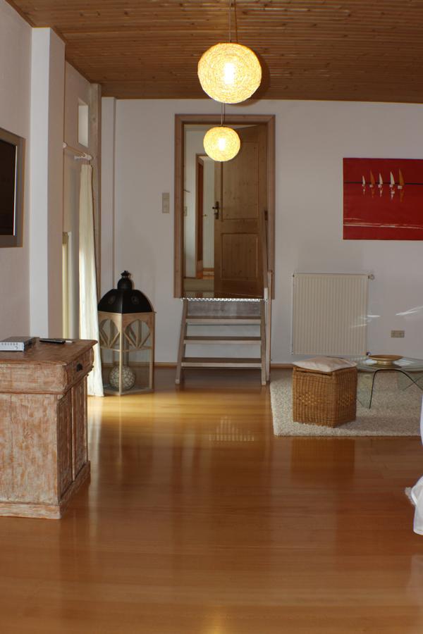 Vivo-Vino Bed and Breakfast Weisenheim am Sand Exteriör bild